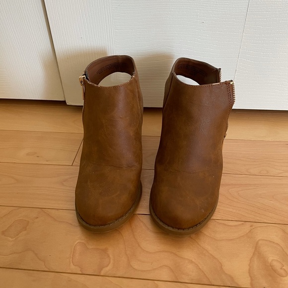 Boot - Picture 4 of 5